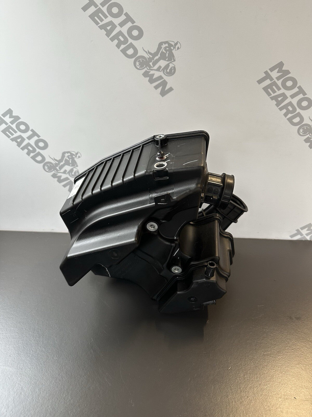KTM 125 DUKE Air Box KTM 125 Duke Airbox Air Cleaner/Box 2024 96006000033 OEM