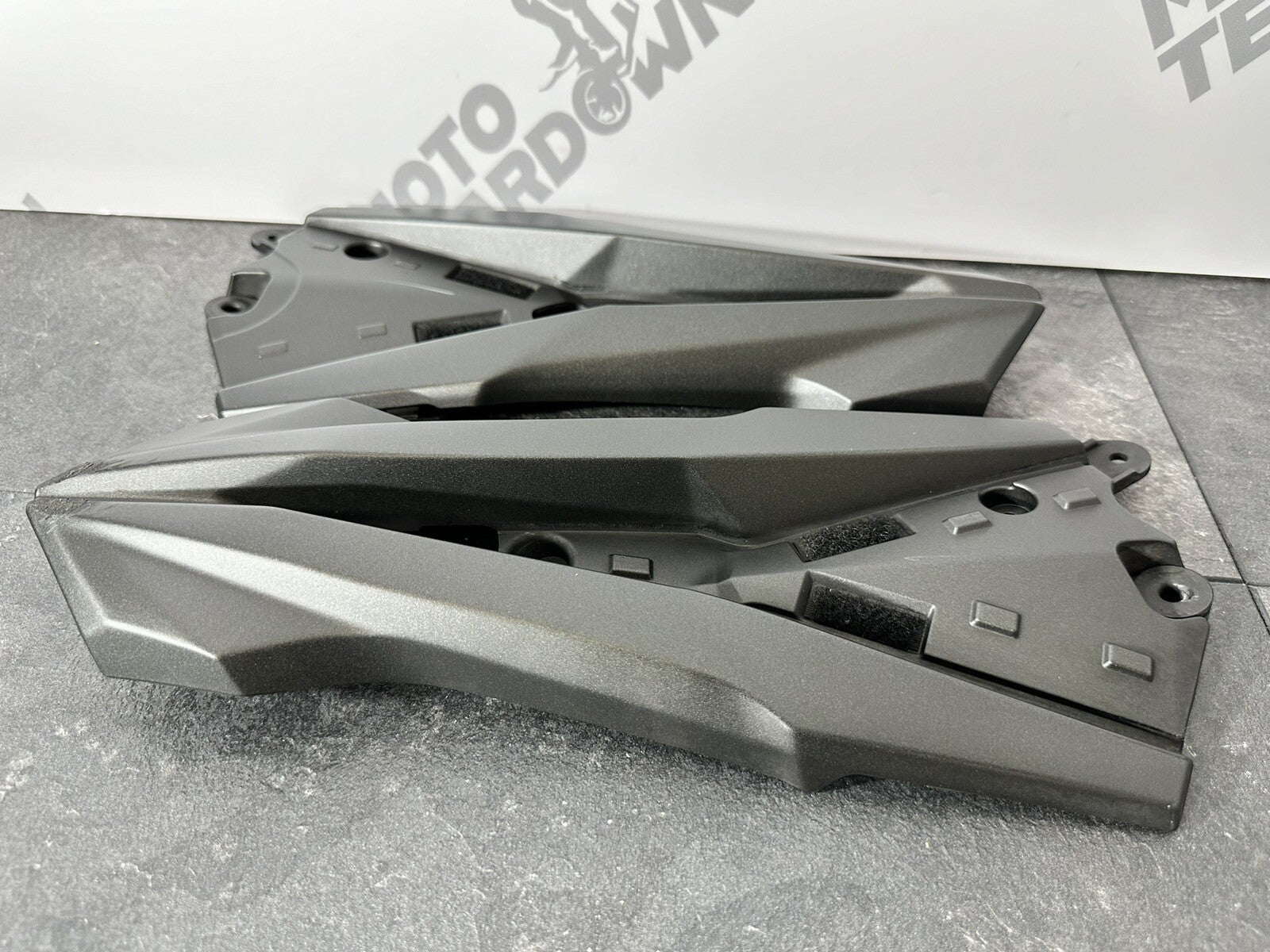 Kawasaki Z800 ABS 2016 Side Fairings Infill Panels  12691 Miles 2013-2018 OEM
