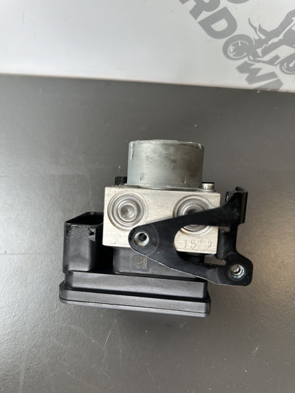 TRIUMPH SPEED TRIPLE RS 1050 2018-2020 ABS Pump T2022250 OEM 1050RS ABS PUMP OEM