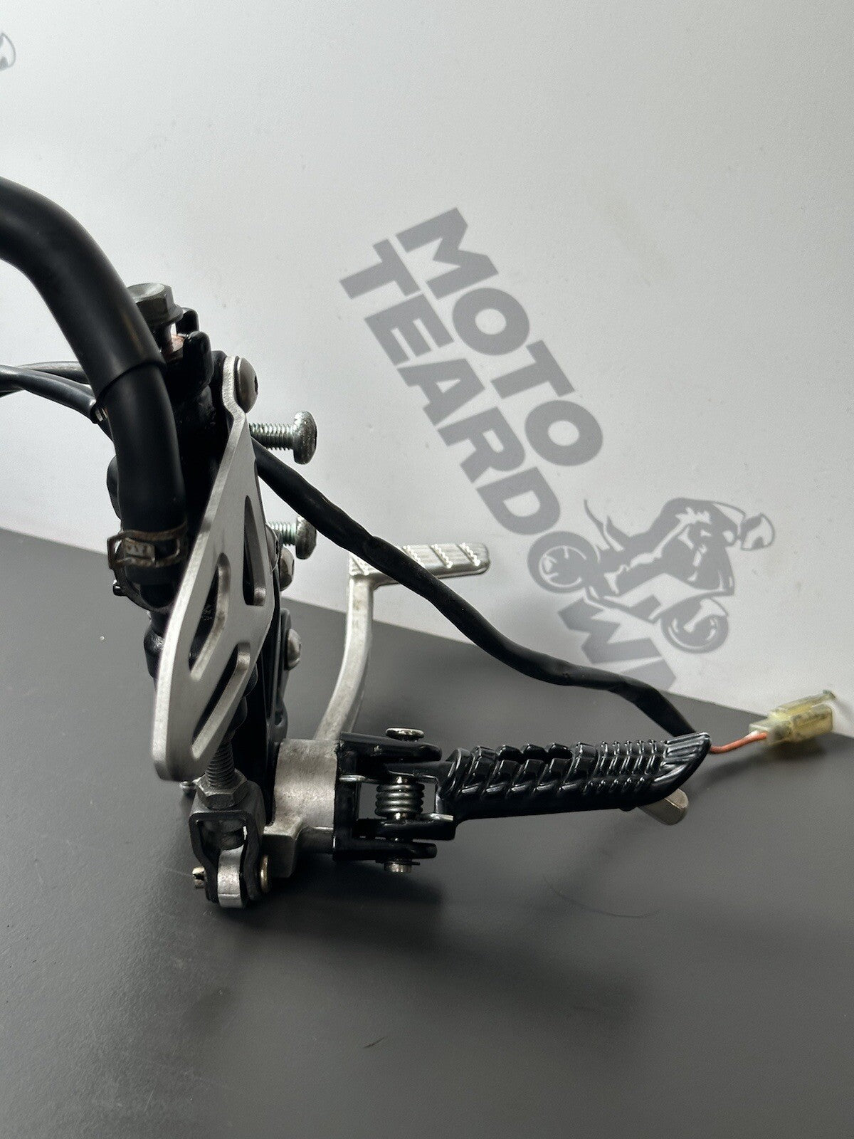 Suzuki GSXR 1000 GSXR1000 2009 - 2016 Front Right Side Footrest Foot Rest 2010