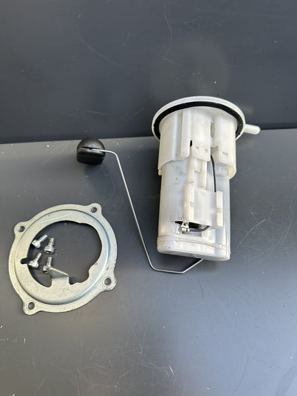 Yamaha Yzf R7 Yzf690 2022 - 2023 Fuel Pump Petrol Pump 9,398 Miles UK ONLY OEM