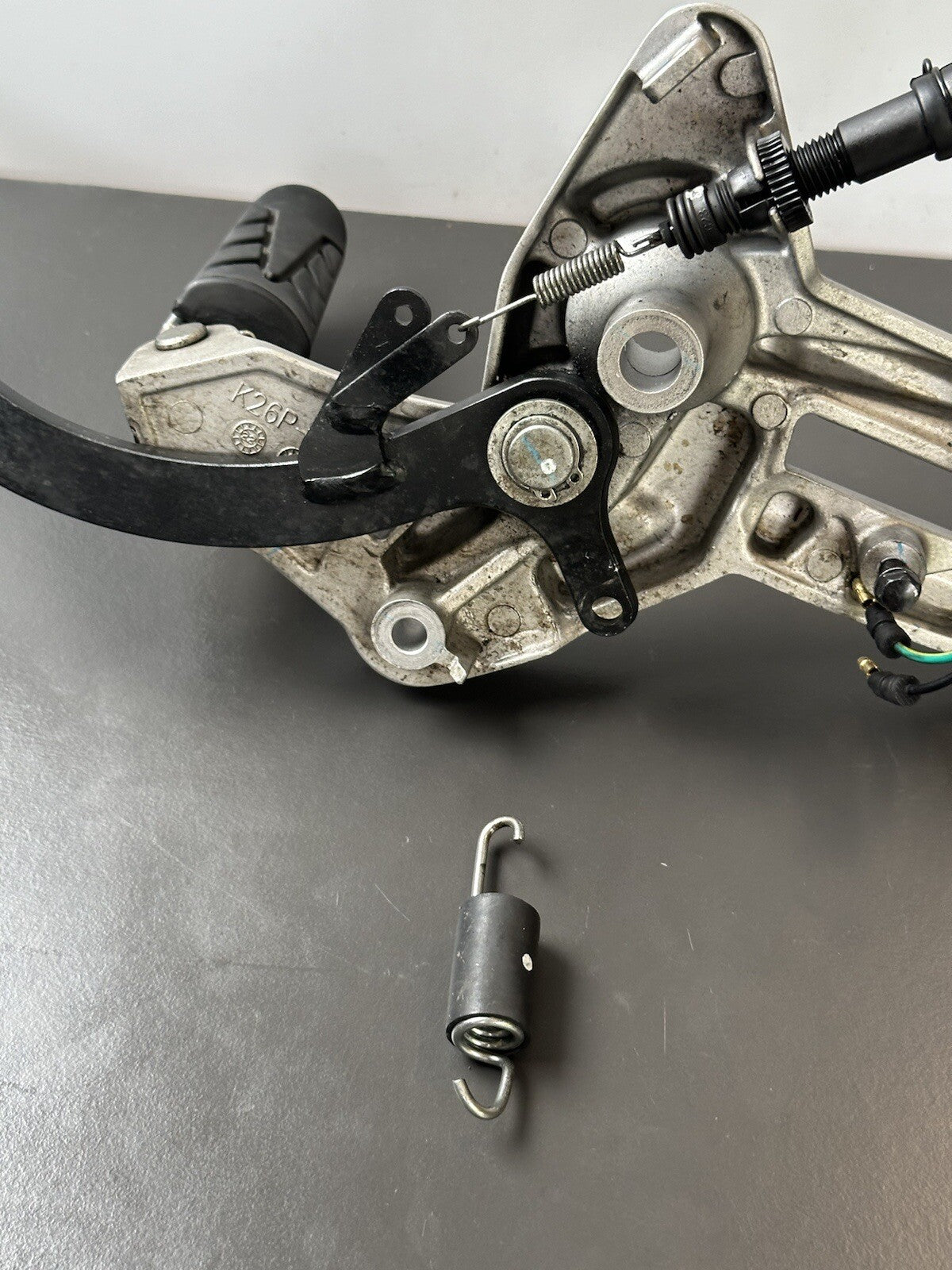 HONDA MSX125 GROM Front Right Footrest FRONT RIGHT HANGER YEAR 2023 Onwards OEM