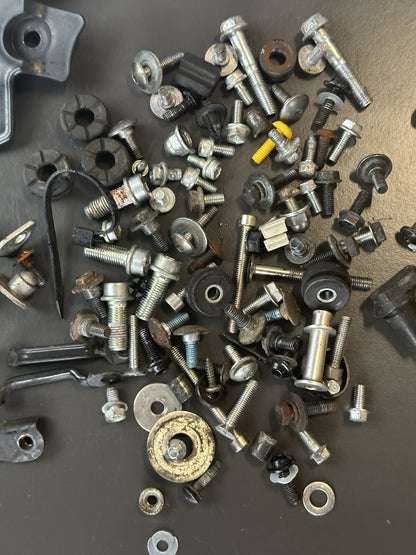 Suzuki GSXR 600 750 Nuts Bolts Fixings Job Lot GSXR600 2011-2017 11,219 Miles