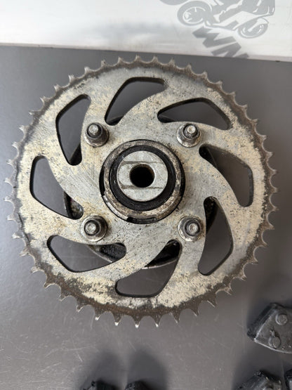 SUZUKI GSXS 125 GSXR 2017-2021 REAR SPROCKET CARRIER WITH CUSH RUBBERS *SPLIT*