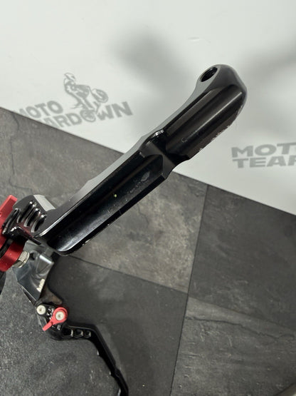 5e404c88-40c7-4824-b6d0-976180a8fbe3