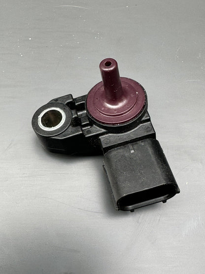 TRIUMPH SPEED TRIPLE 1200 RR 2022 air pressure sensor 1290975 Air Sensor OEM