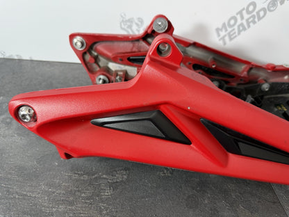 c82a1033-ceb5-457b-a1c2-f9cc3c17c5f9