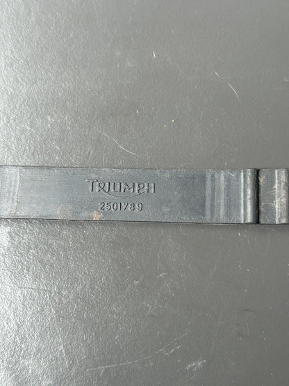 TRIUMPH STREET TRIPLE 675 BATTERY STRAP 2013 - 2016 T2501789 12,409 Miles Strap