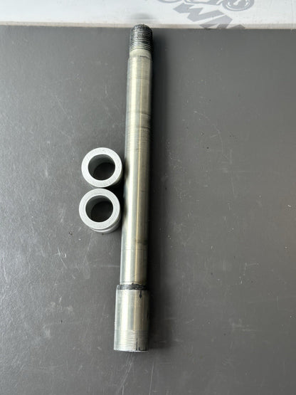 TRIUMPH STREET TRIPLE 765R 765RS FRONT WHEEL SPINDLE AXLE Front Spindle 2017-19