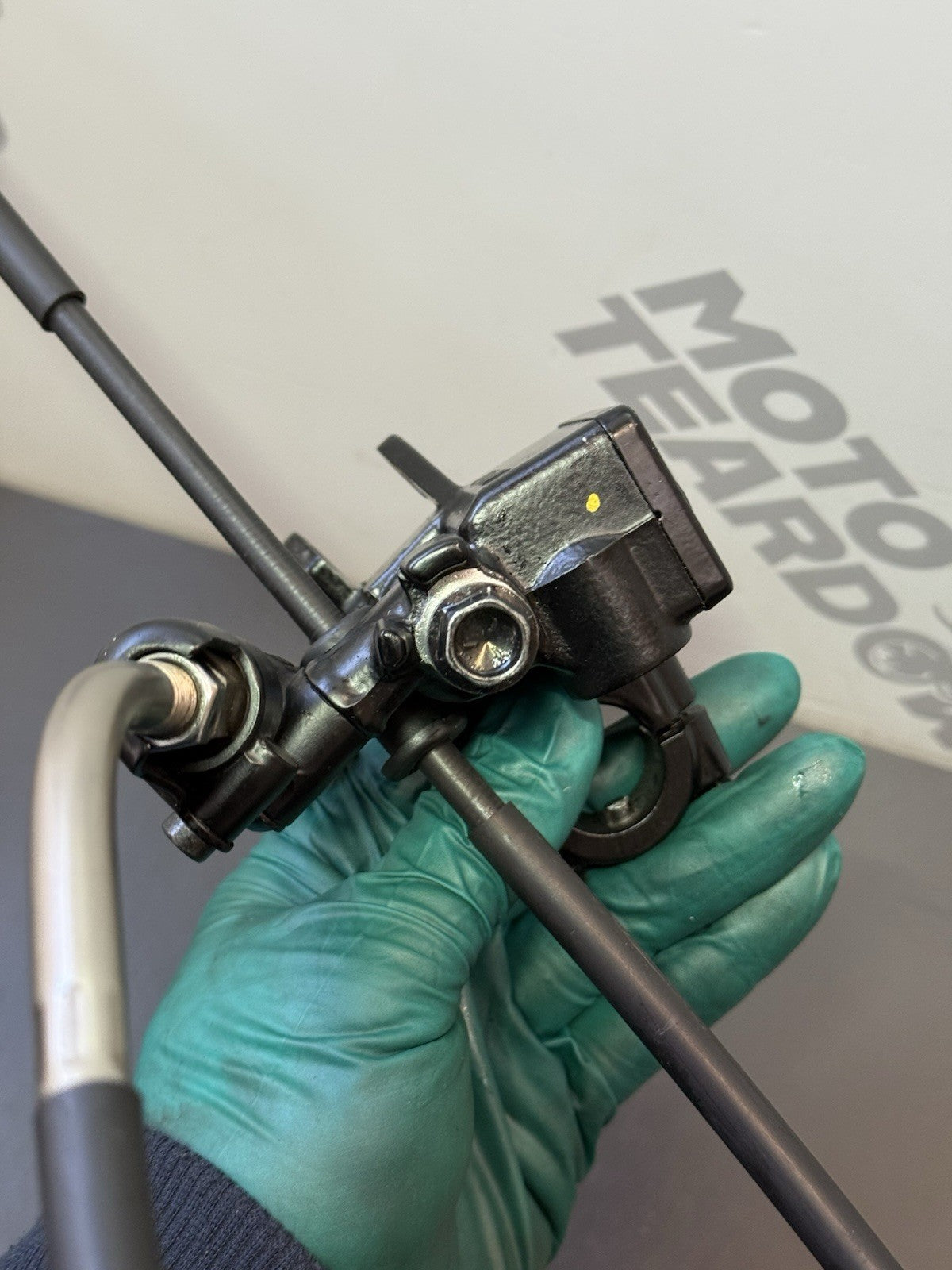 913c02ca-07e3-4d69-88f3-47e48b59fee1