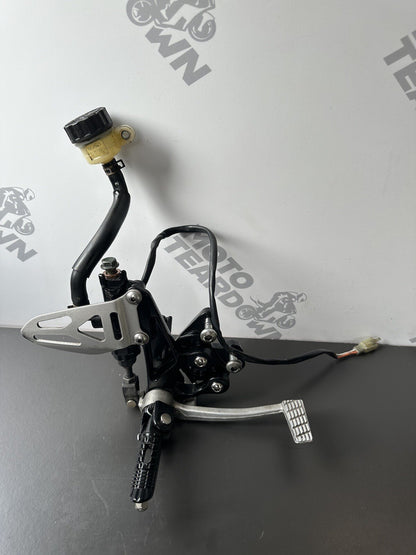 Suzuki GSXR 1000 GSXR1000 2009 - 2016 Front Right Side Footrest Foot Rest 2010