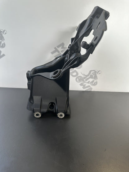 TRIUMPH SPEED TRIPLE 1050 RS Front Subframe speedo bracket headlight mount