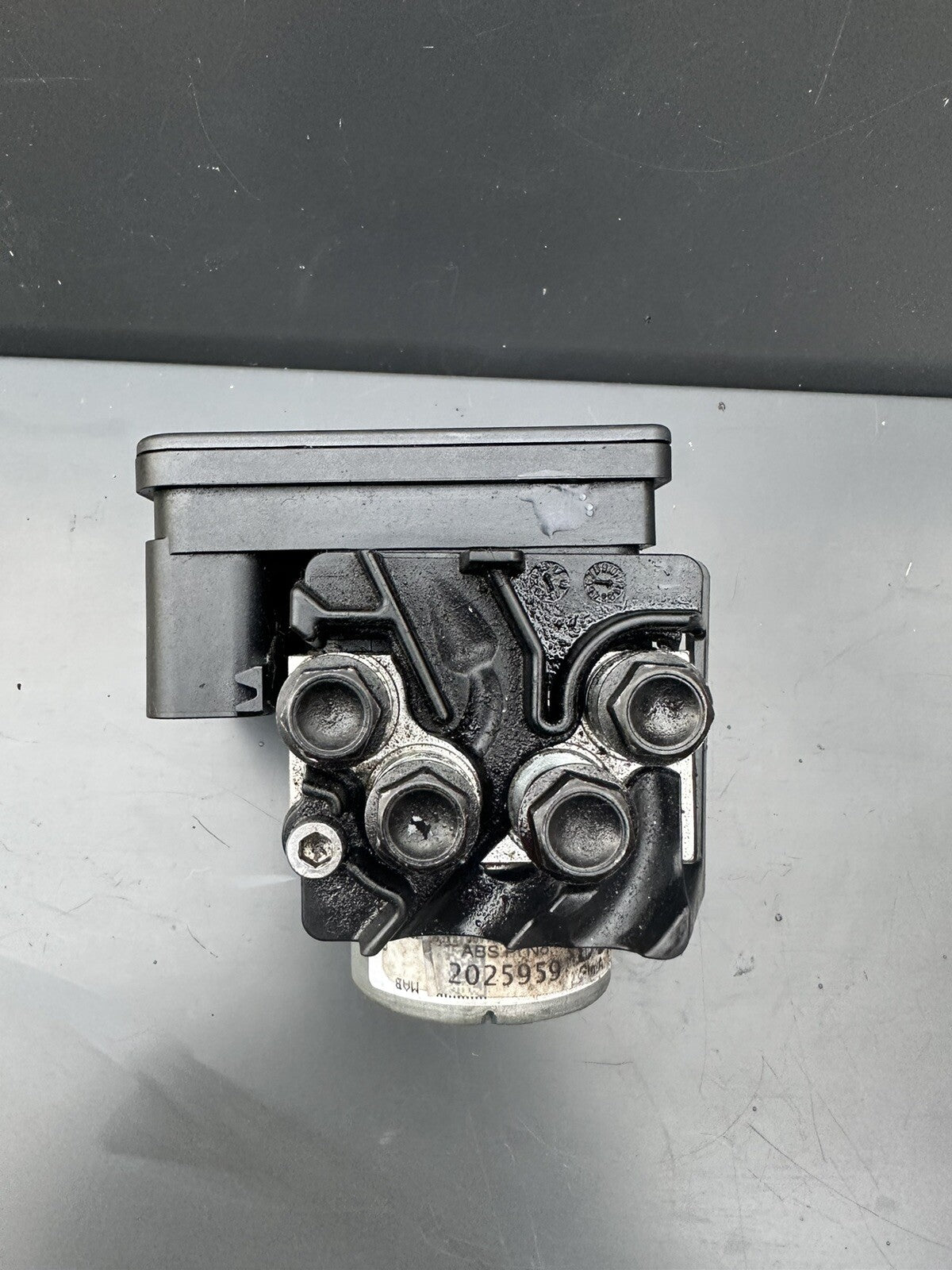 Triumph Street Triple 765 RS 2017-2019 ABS Pump Regulator 2017 OEM T2025959