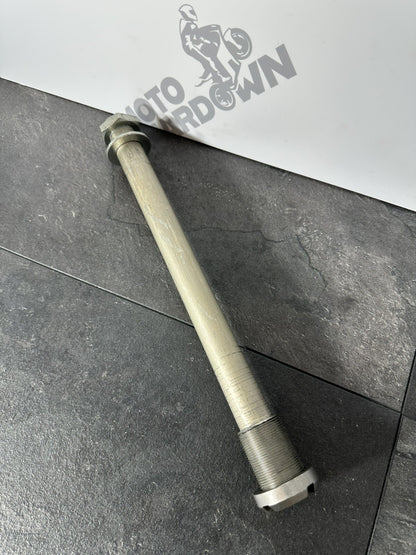 Suzuki GSXR 1300 2016 HAYABUSA Swingarm Frame Spindle 18408 Miles OEM GEN 2
