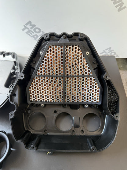 TRIUMPH STREET TRIPLE 675R Air Box Triumph Street Triple 675R 2010 SPARES/REPAIR