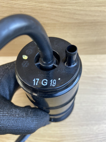 Triumph Street Triple 765 R Evap Vapor Charcoal Emission Canister EVAP PUMP OEM