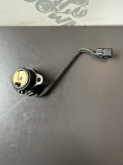 Triumph Daytona 675R Speed Sensor Engine Speed Sensor 2013-2016 Speed Sensor OEM