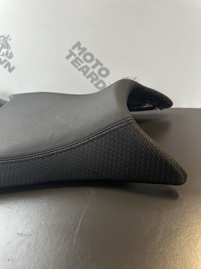KTM 125 DUKE Seat KTM 125 DUKE Riders Seat 96007040000 OEM 51 Miles