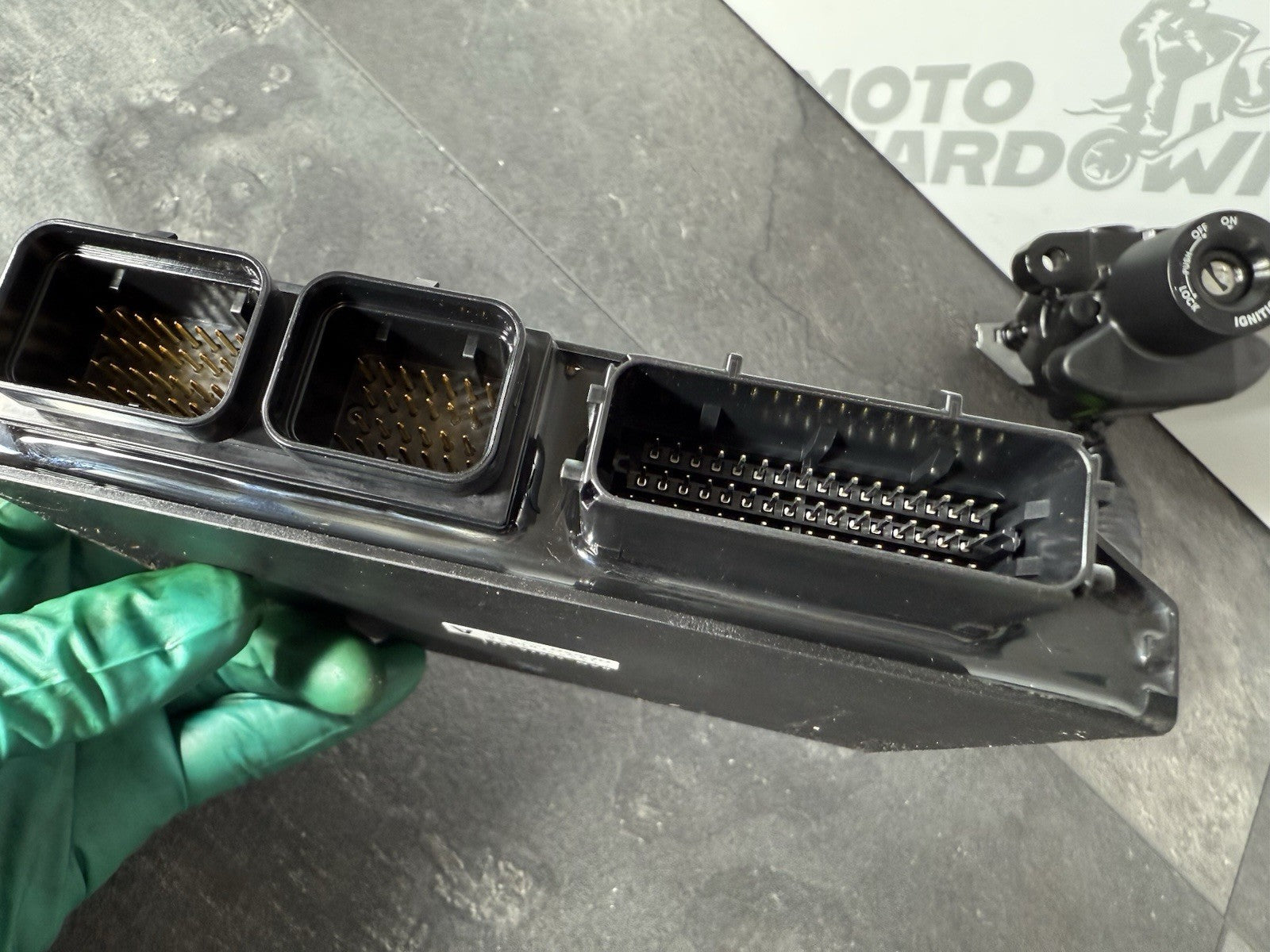 e7adecb6-0fd2-498c-b617-e019ba43a325