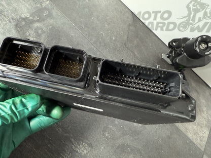 e7adecb6-0fd2-498c-b617-e019ba43a325