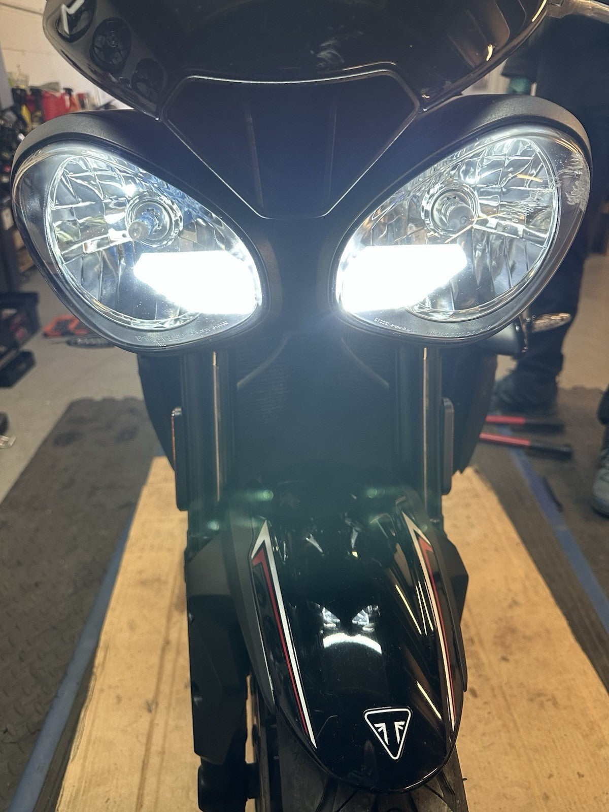 Triumph Street Triple 765R Genuine Headlamp 765 Headlight OEM T2701345 SCUFFED