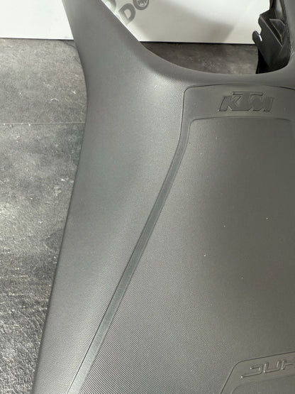 3eb16492-139a-4ecc-9f84-636997bd66d9