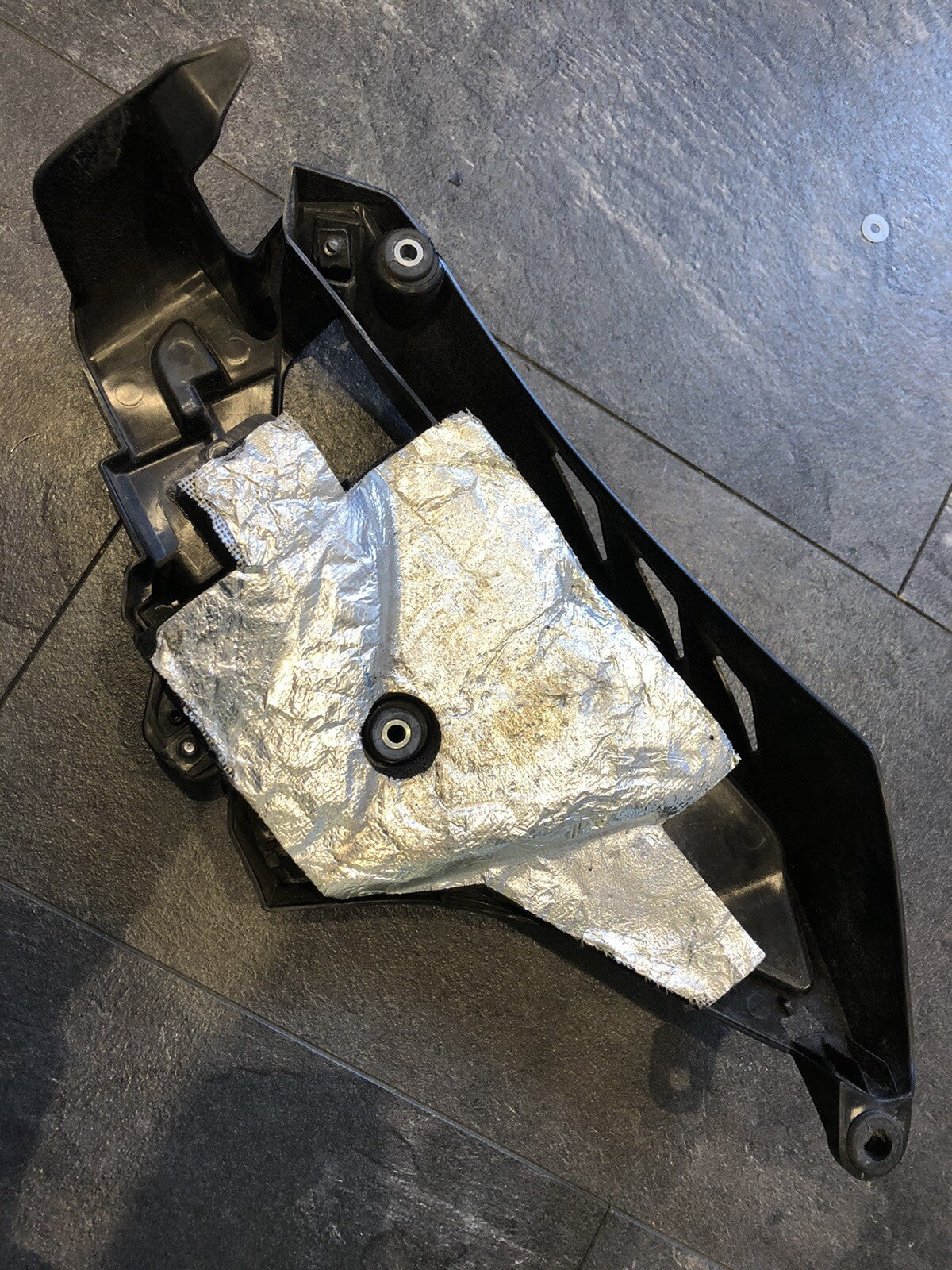 Yamaha MT10 SP 2018 Left Side Fairing ECU Holder Bracket Only 5800 Miles R1 2CR