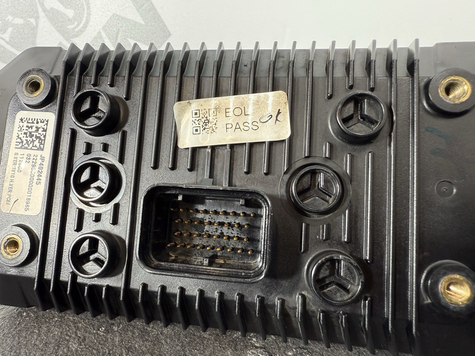 2e261de8-e447-429c-b370-f09946c0d95e