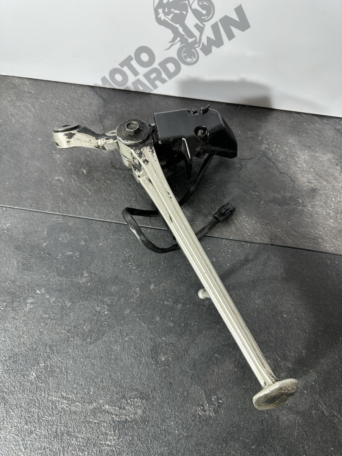 Yamaha MT10 SP 2017-2023 Stand Side Stand & Switch OEM 10595 Miles R1 2CR