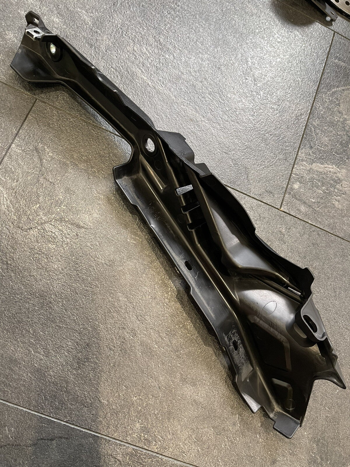 Yamaha MT10 SP 2019 Left Subframe Fairing Panel Cover 10953 Miles 2017-2021 2CR