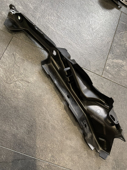 Yamaha MT10 SP 2019 Left Subframe Fairing Panel Cover 10953 Miles 2017-2021 2CR