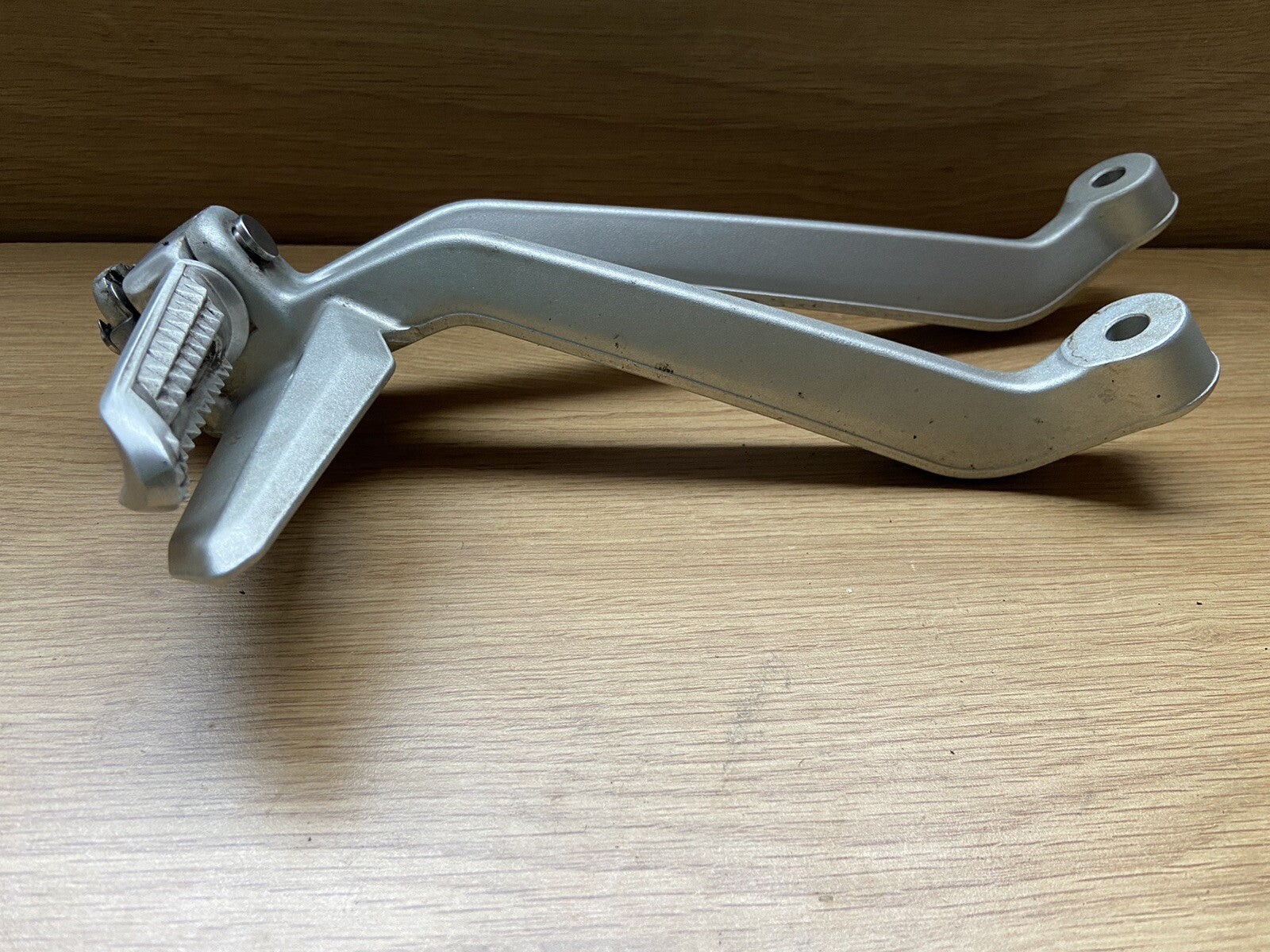 TRIUMPH STREET TRIPLE 765RS R S Left Pillion Footrest Hanger T2081987 2017-2019