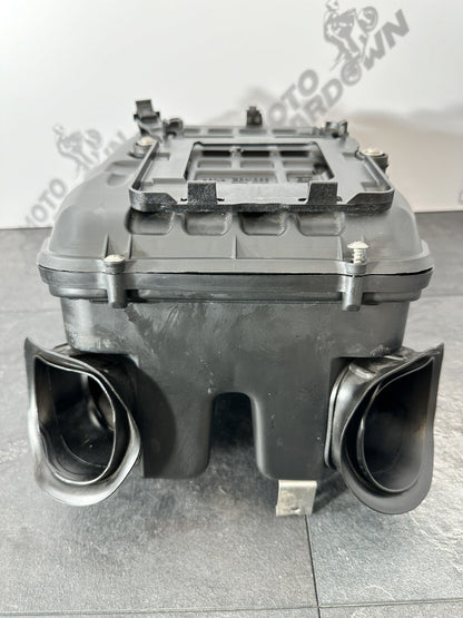 Aprilia Tuono V4 1100 2021 Airbox Air Filter Housing 6606 Miles 2022-2024 OEM
