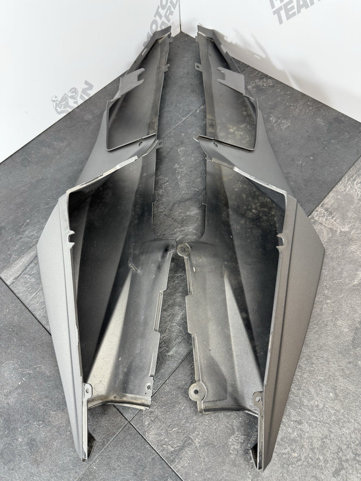Yamaha YZF R125 R 125 2014 Rear Tail Fairings Left Right 26983 Miles 2008-2018