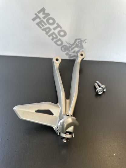 TRIUMPH STREET TRIPLE Right Pillion Footrest Hanger- 765R 765RS T2081987 2017-19