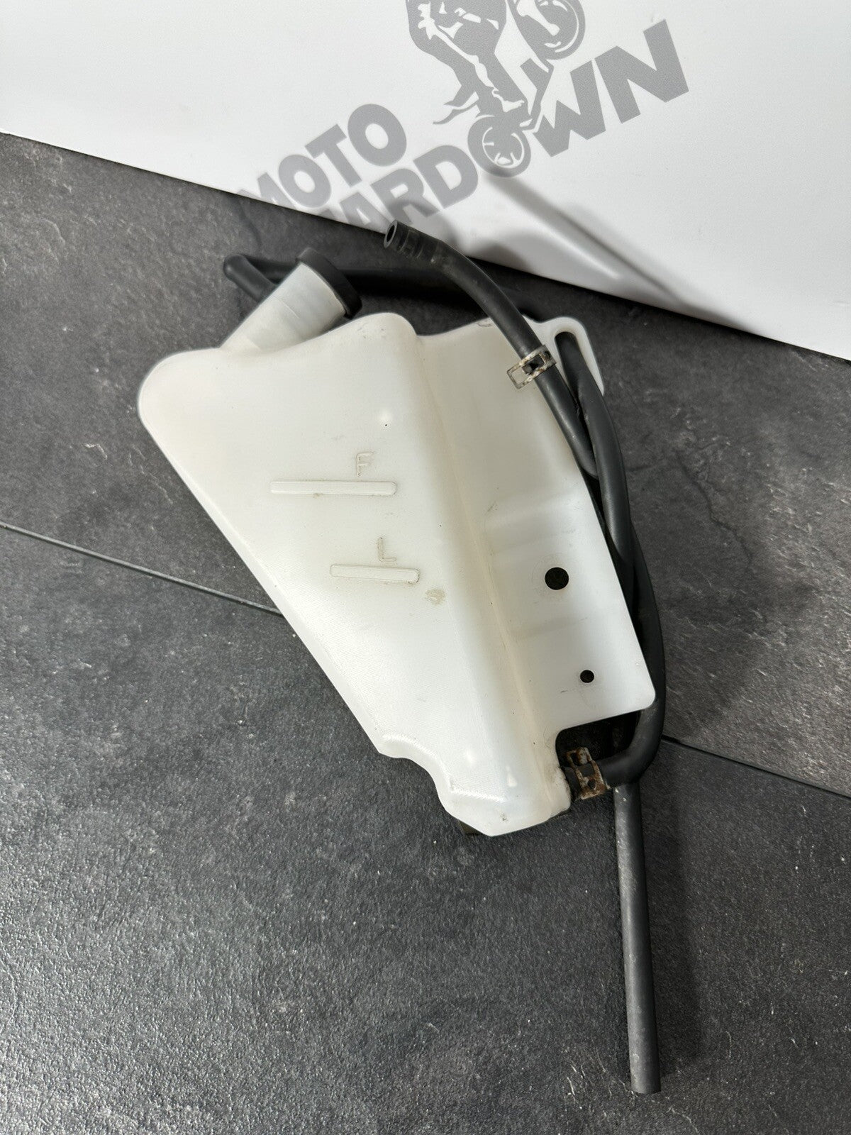 Suzuki GSXR 1000 2014 Expansion Tank Coolant Reservoir 22774 Miles 2009-2016 OEM