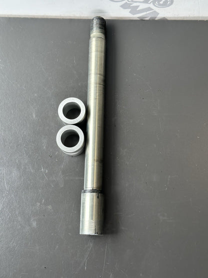 TRIUMPH STREET TRIPLE 765R 765RS FRONT WHEEL SPINDLE AXLE Front Spindle 2017-19
