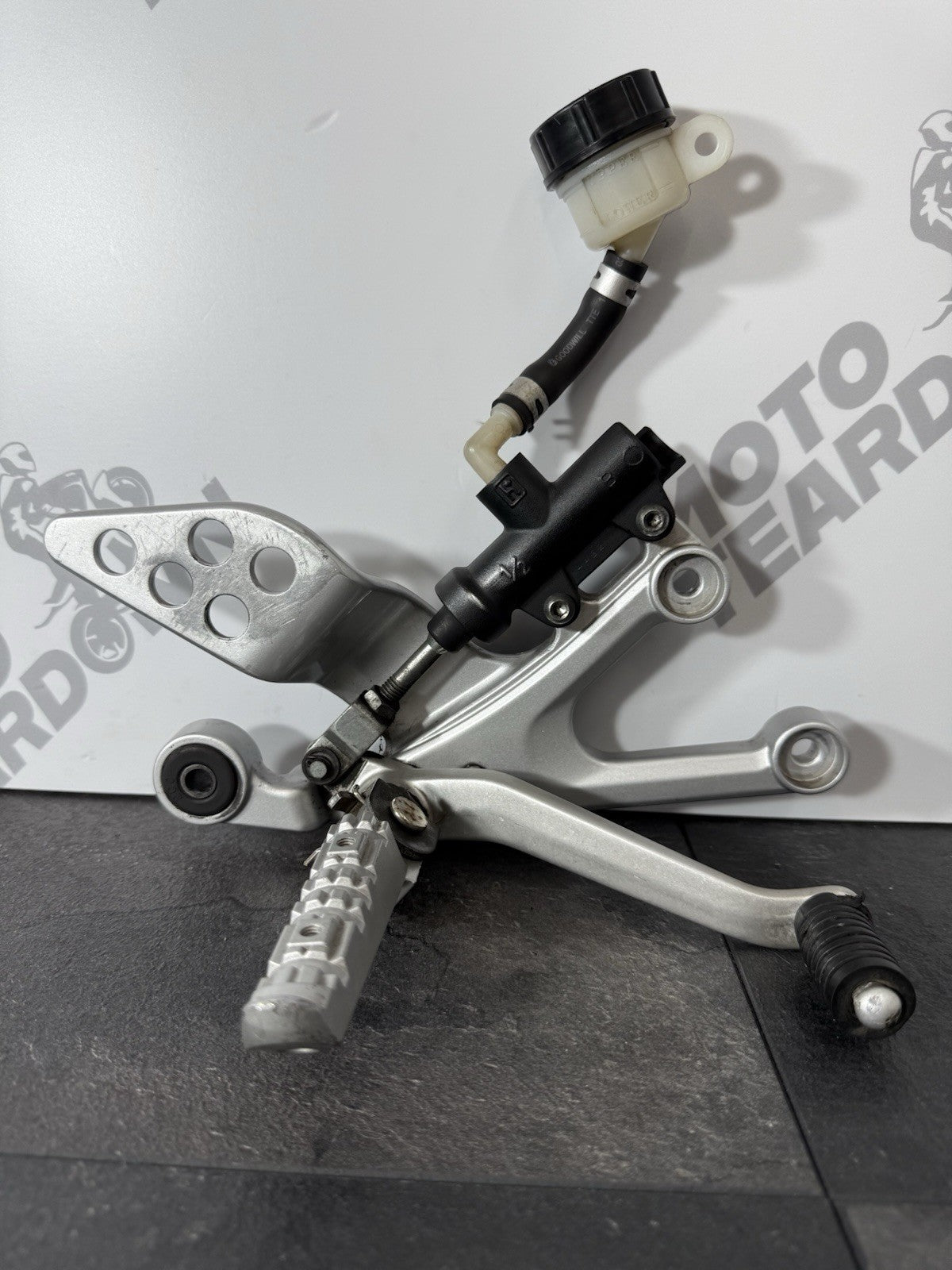 Yamaha YZF R125 R 125 2014 Right Rearset Footrest Brake MC 26983 Miles 2008-2018