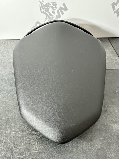 Kawasaki Z800 2016 Pillion Seat Passenger Seat 12691 Miles 2013-2018 OEM Z 800