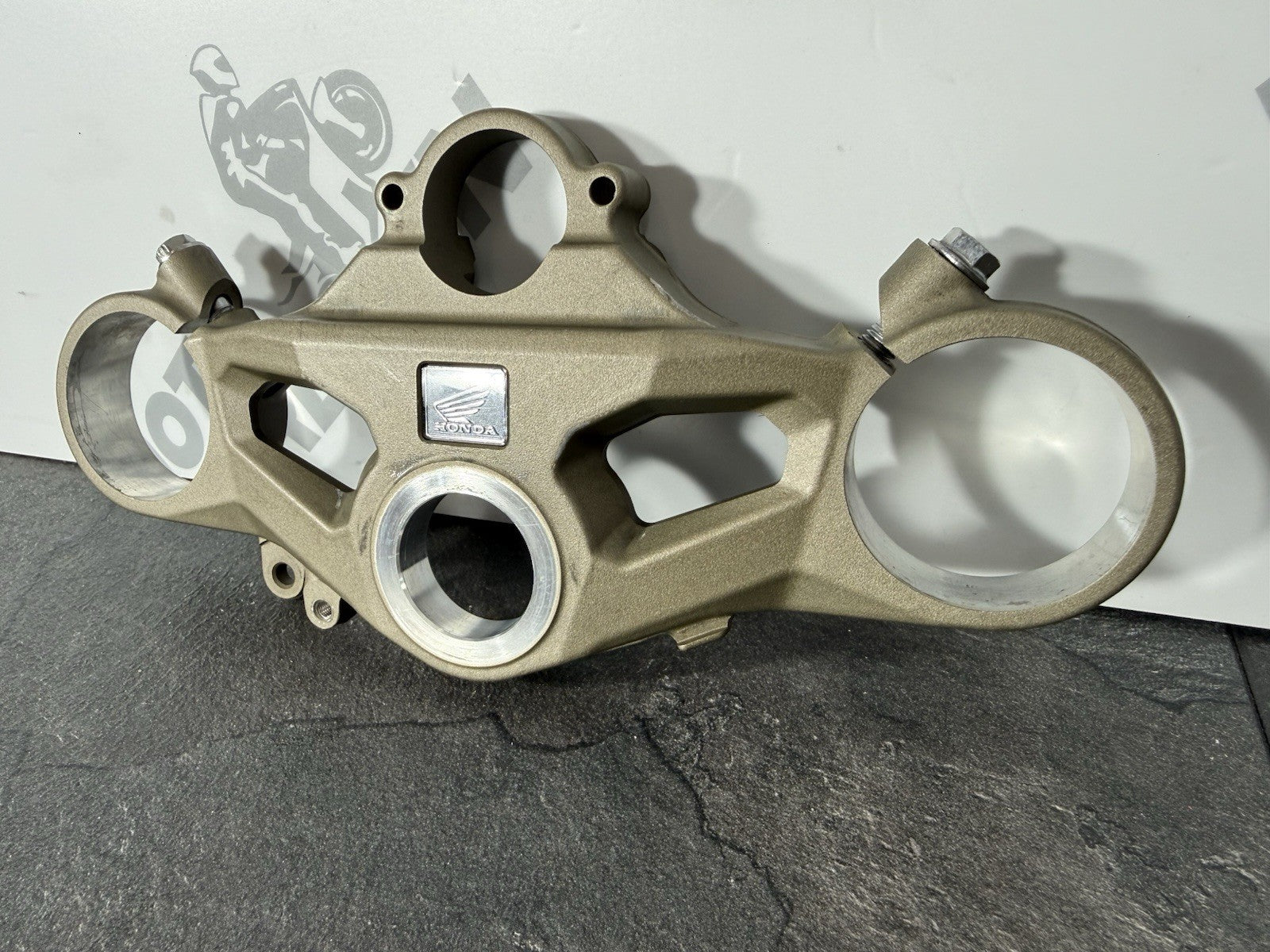 88737880-ea6e-4f93-906e-3c6e3277306d