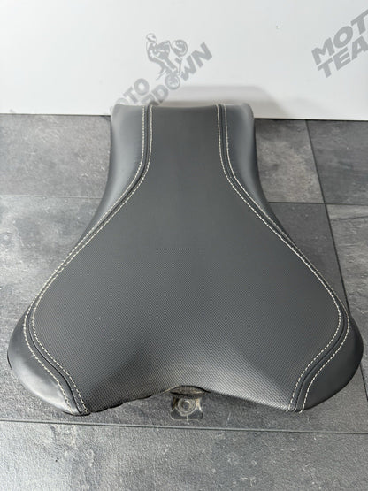 Triumph Street Triple 765 RS 2021 Front Riders Seat 21650 Miles 2020-2022 OEM