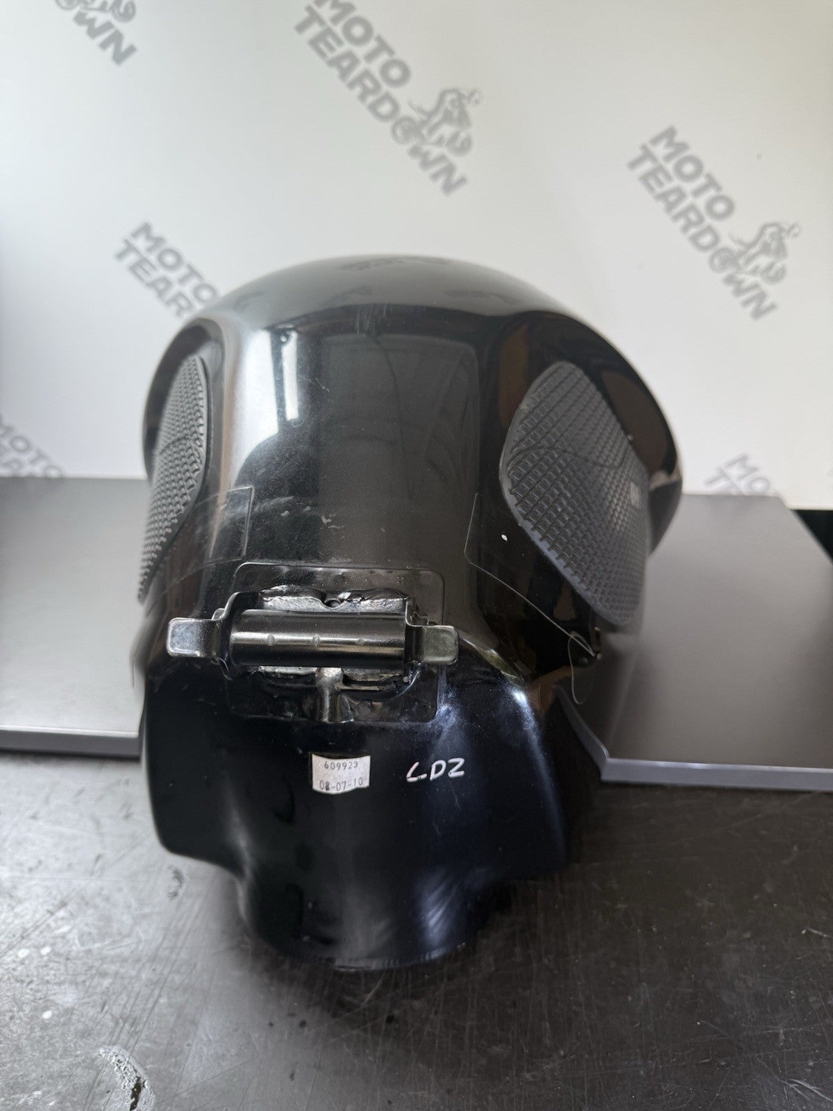 TRIUMPH STREET TRIPLE 675R PETROL TANK FUEL TANK YEAR 2010 675R SEE DESCRIPTION