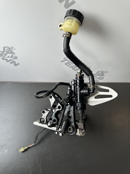 Suzuki GSXR 1000 GSXR1000 2009 - 2016 Front Right Side Footrest Foot Rest 2010