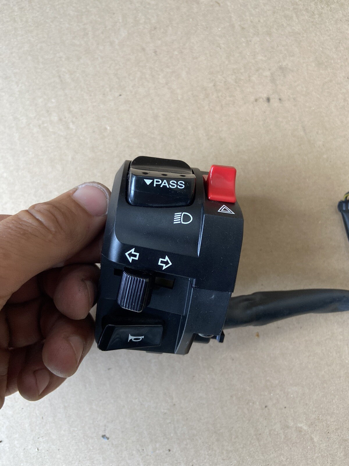Suzuki GSXR 600 GSXR 750 2016 left handlebar switchgear READ DESCRIPTION OEM