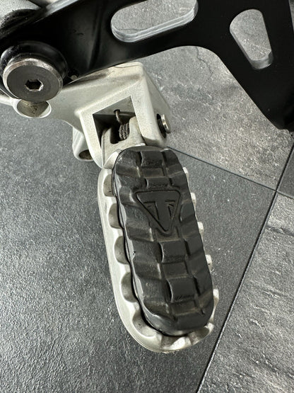 Triumph TIGER 900 GT PRO 2022 Right Footrest Rearset Rear Brake 6337m 2020-2023