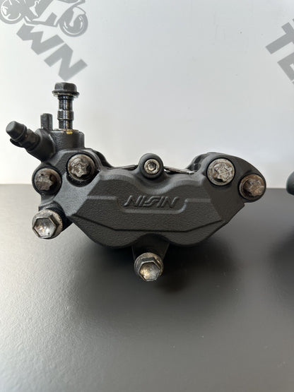 Kawasaki Z900 ZR900 2022 front brake calipers pair Kawasaki Z900 Front Calipers