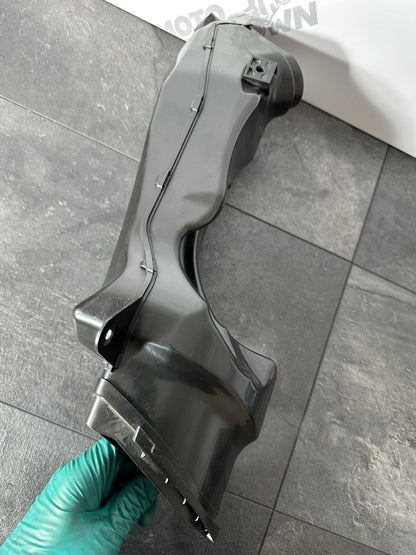 Suzuki GSXR 1000 2014 Right Air Intake Duct 22774 Miles 2009-2016 OEM
