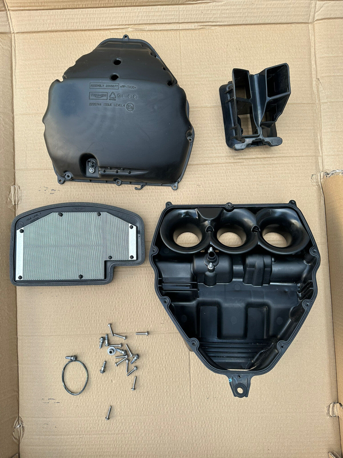 TRIUMPH SPEED TRIPLE 1200 RR 2022 Airbox Triumph Speed Triple 1200 RR Air Box
