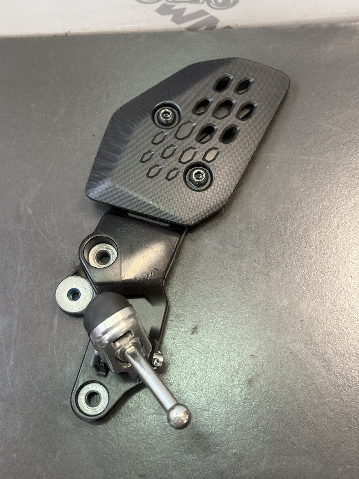 0eece8c7-43b3-432a-b865-f7dfe590b743