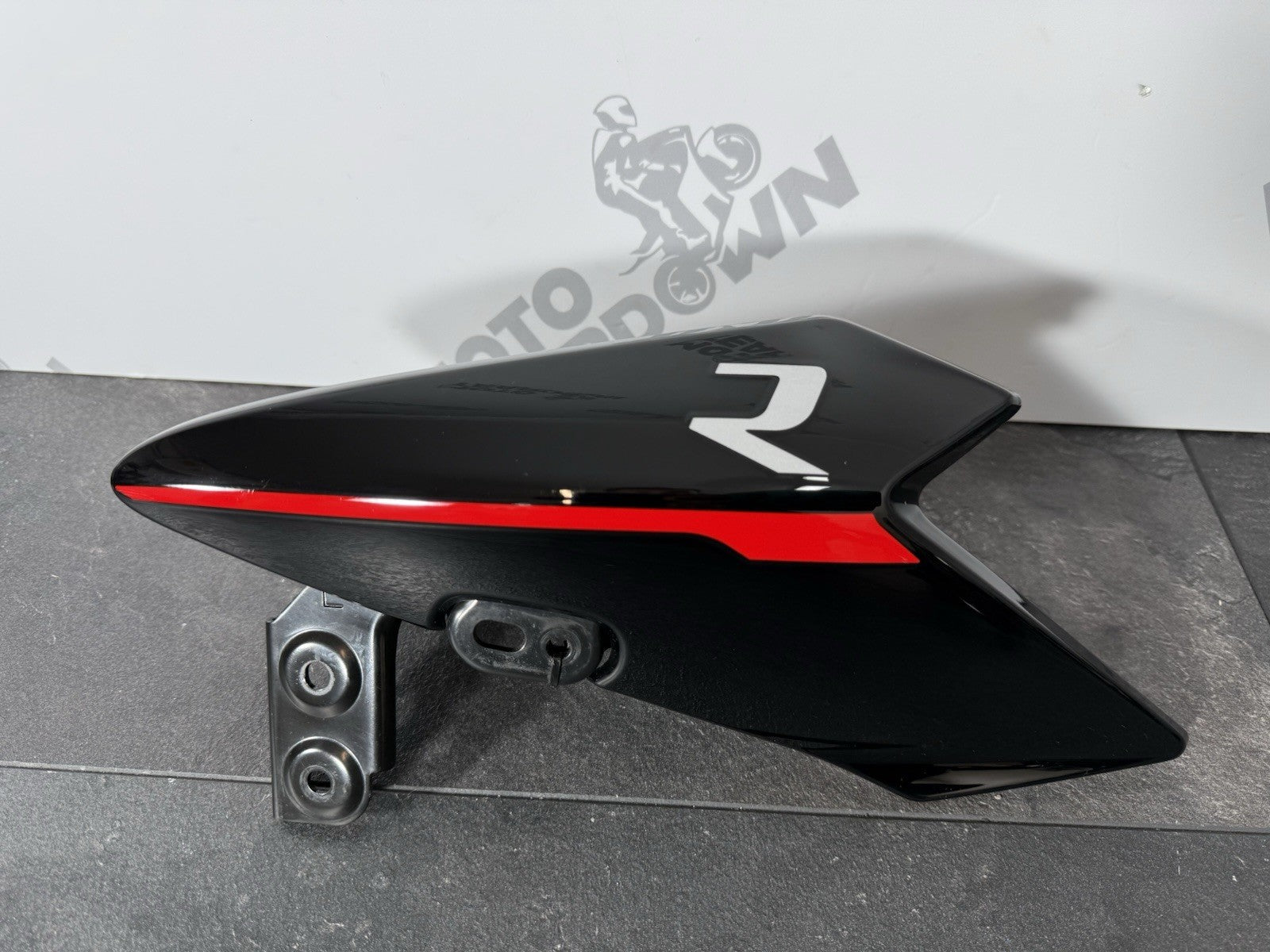 8e409069-861c-4912-be33-ea28dd699e66